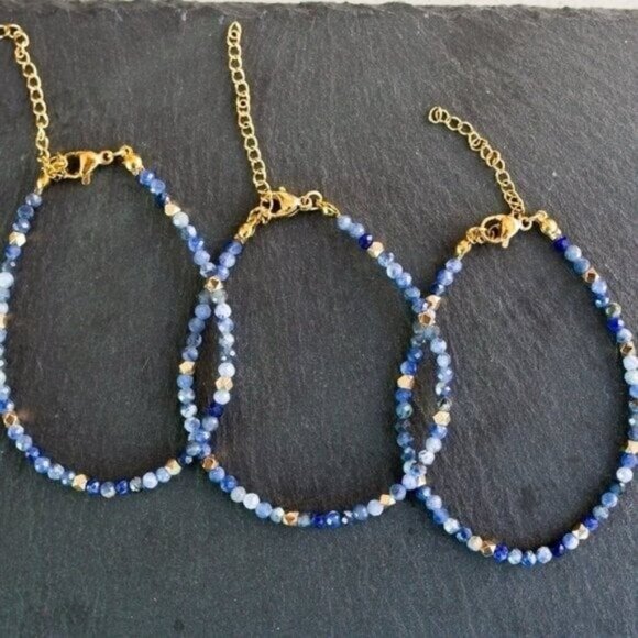 LOVELY BLUE SAPPHIRE Gemstone Beaded Bracelet Dainty Jewelry Sapphire blue - Picture 3 of 9